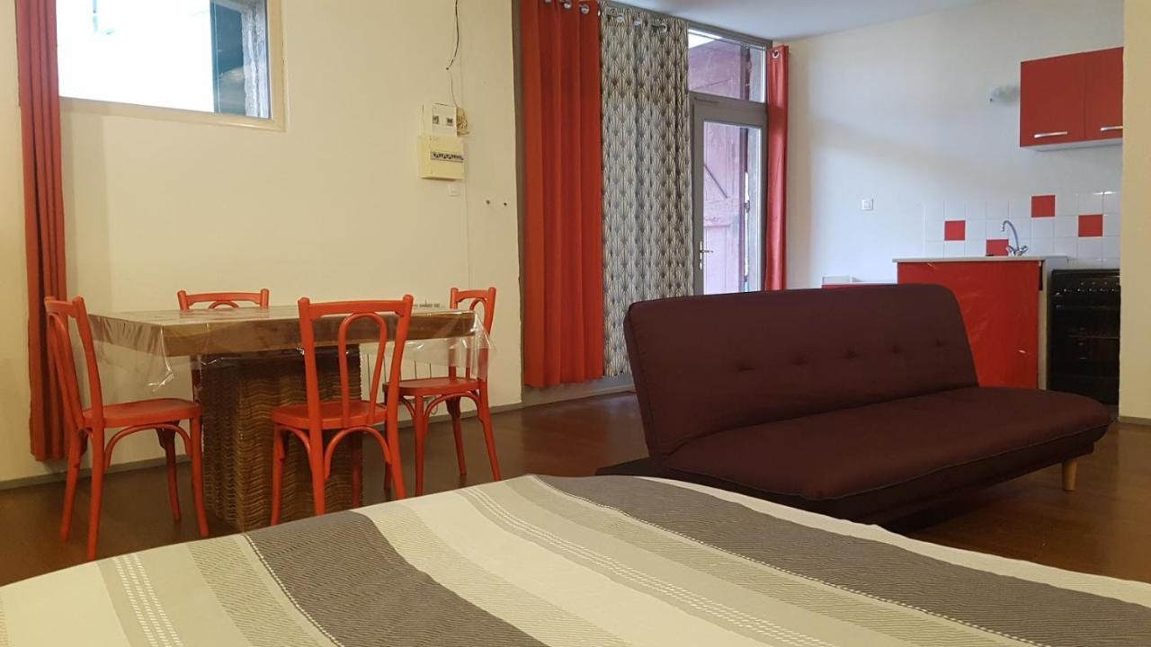 Grand studio et jolies chambres à louer Passins Esterno foto