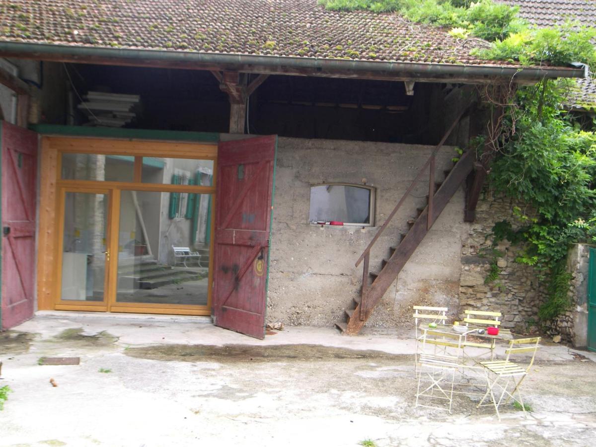 Grand studio et jolies chambres à louer Passins Esterno foto