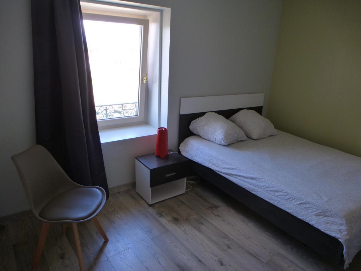 Grand studio et jolies chambres à louer Passins Esterno foto