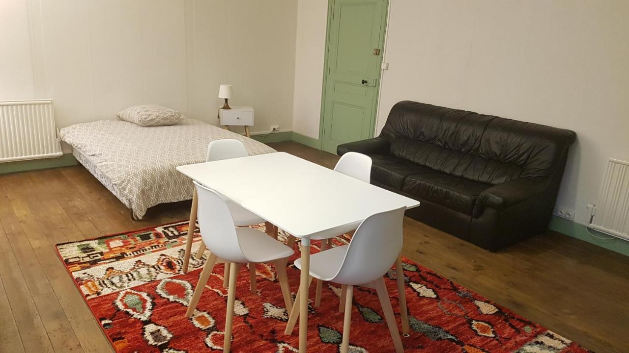Grand studio et jolies chambres à louer Passins Esterno foto