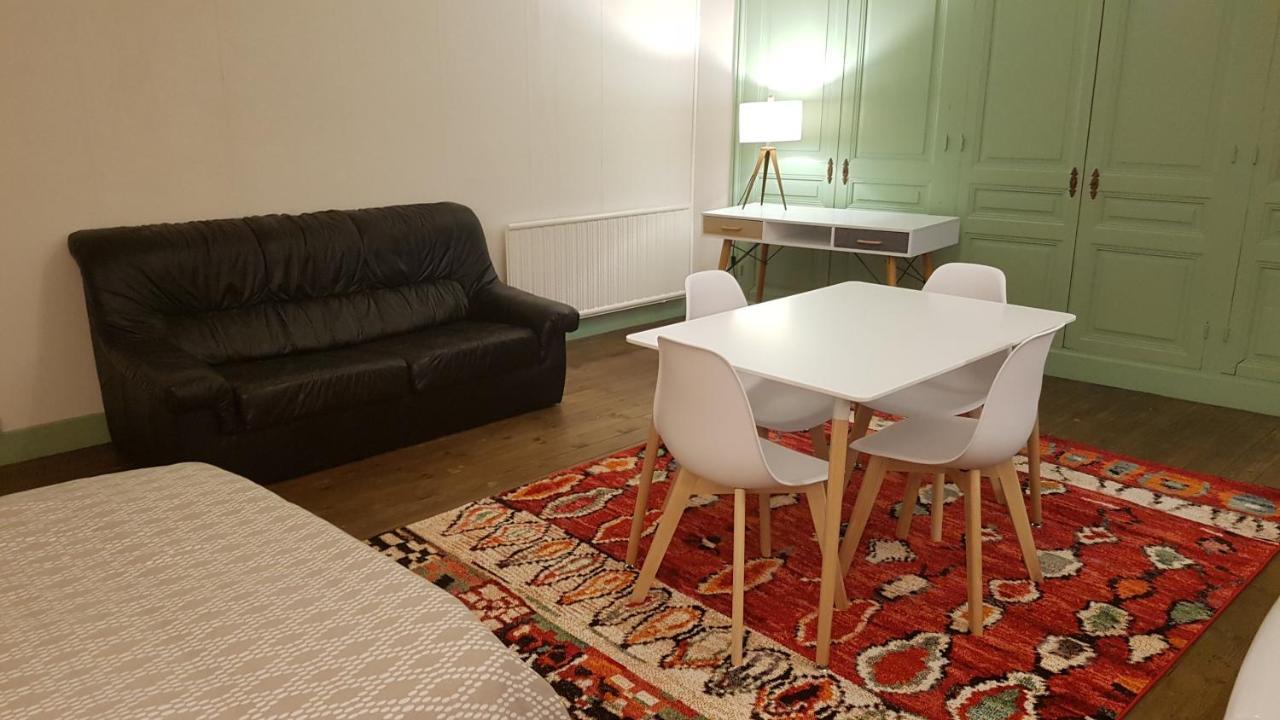 Grand studio et jolies chambres à louer Passins Esterno foto
